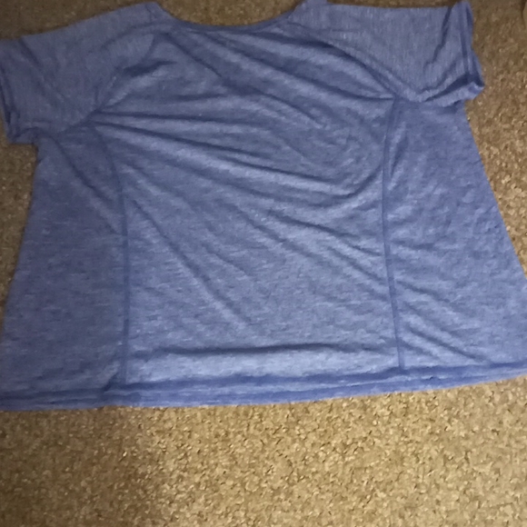 Livi Active Workout Tee - Picture 2 of 3